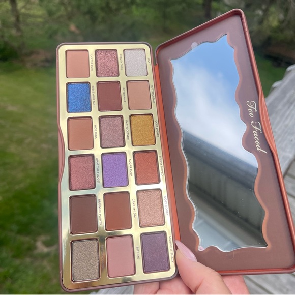 New! Too Faced Better Than Chocolate Palette Cocoa-Infused Eye Shadow 18… - Picture 2 of 7